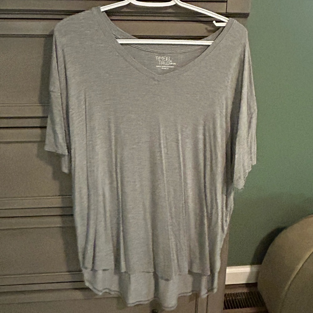 Time and Tru Gray V-Neck Women's v-neck Top - Picture 1 of 2